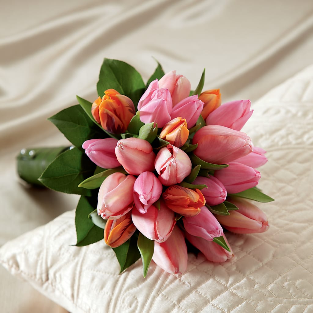 Embraceable Bouquet – Castalia Flower Shoppe, Castalia OH