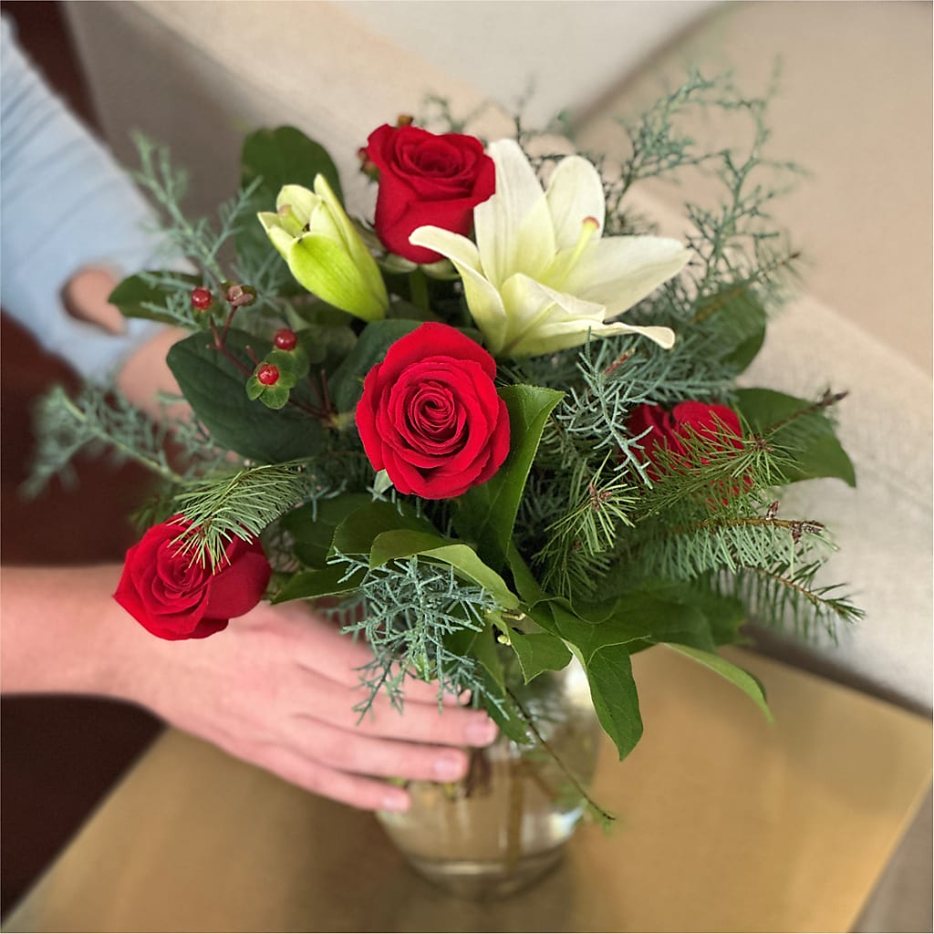 Glittering Lights Bouquet –  Castalia Flower Shoppe, Castalia OH