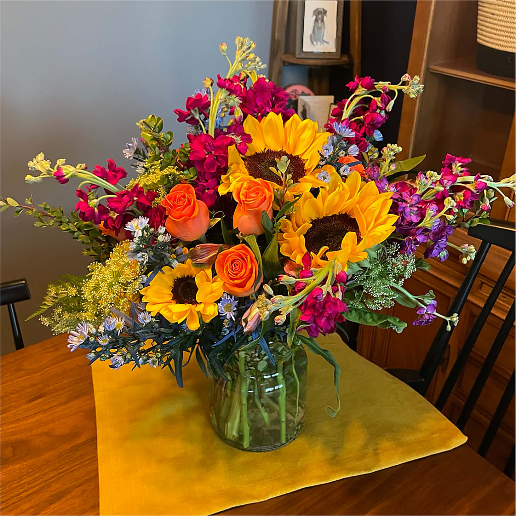 Rays of Life Bouquet –  Castalia Flower Shoppe, Castalia OH