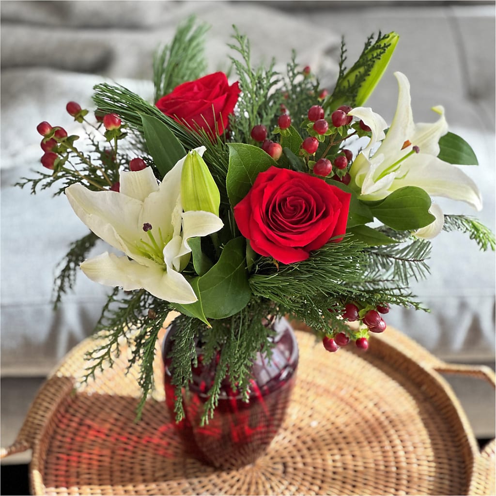Evergreen Delight Bouquet –  Castalia Flower Shoppe, Castalia OH