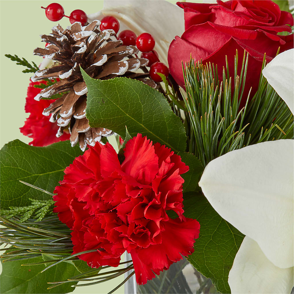 Glistening Icicles Bouquet –  Castalia Flower Shoppe, Castalia OH