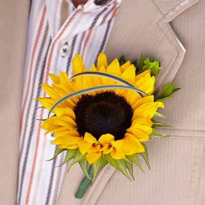 Free Spirit Boutonniere –  Castalia Flower Shoppe, Castalia OH
